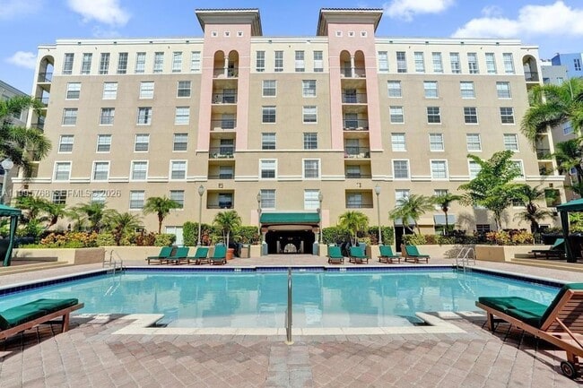 Building Photo - 520 SE 5 Ave