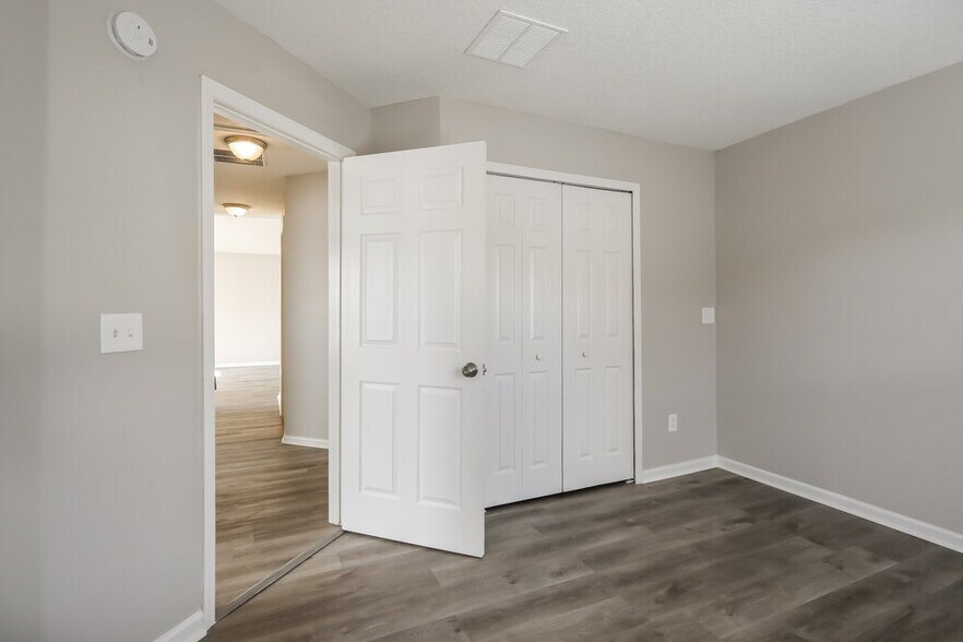 Building Photo - 179 Prince Phillip Dr