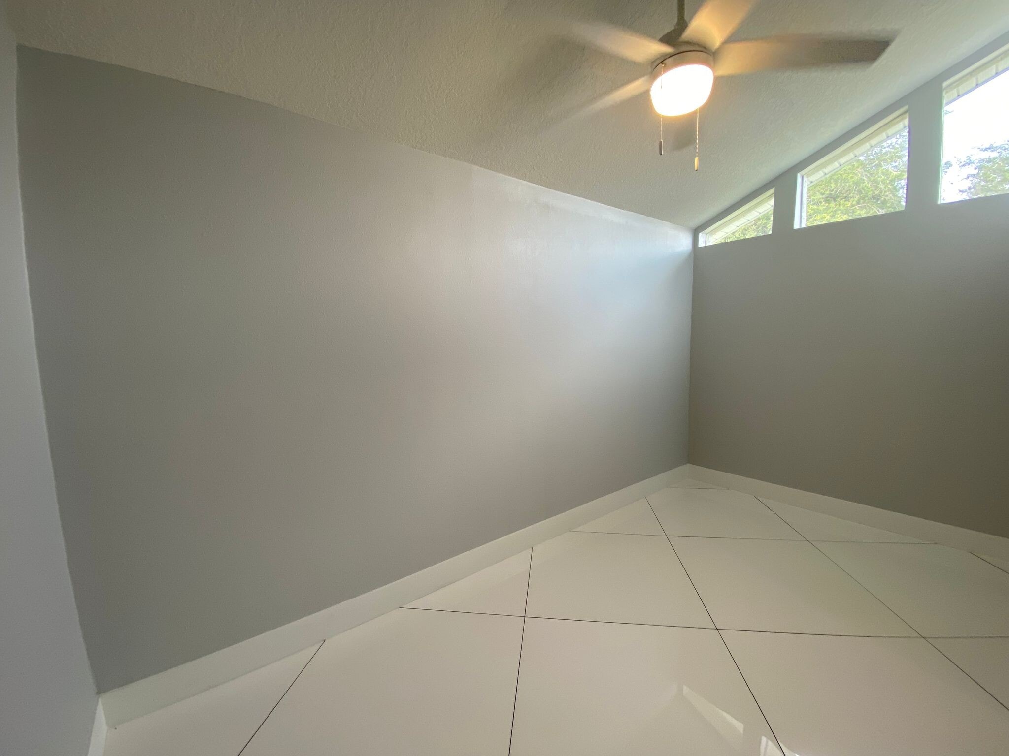Building Photo - 2032 Gregory Dr