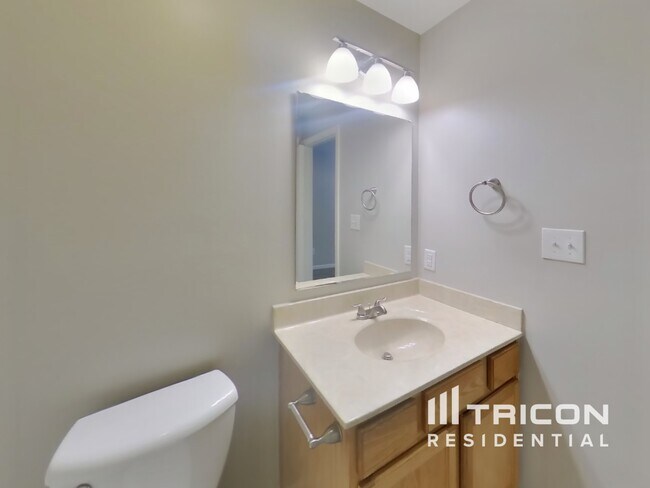 Building Photo - 203 Beacon Point Ln