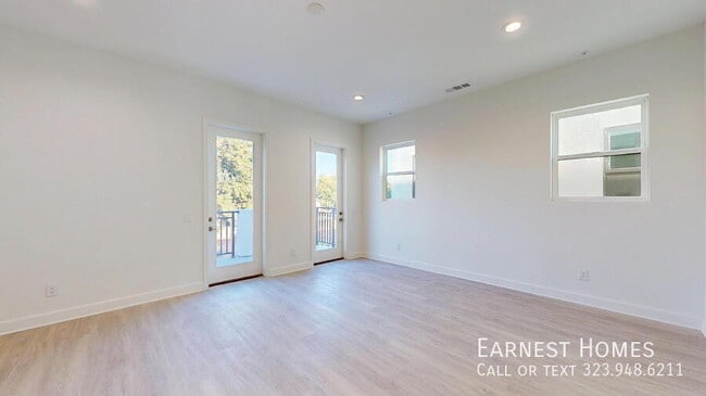 Building Photo - 8444 Camelia Ct