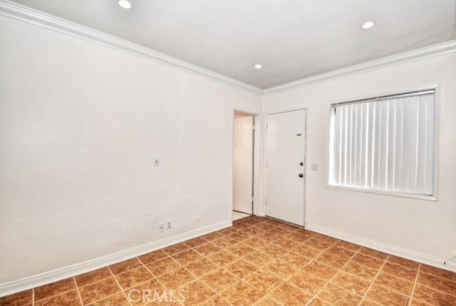 Building Photo - 250 Cliff Dr