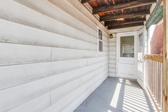 Building Photo - 2120 Salisbury St