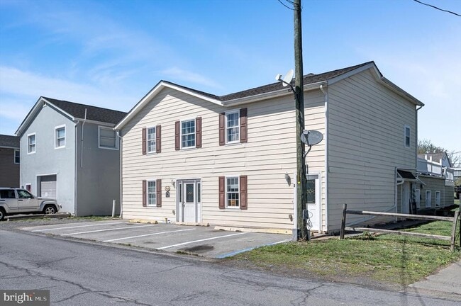 Building Photo - 540 Monticello St
