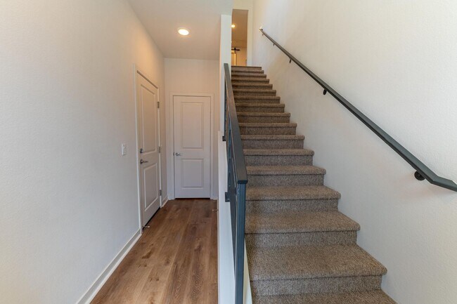 Building Photo - Otay Ranch  3 bd /2 ba Newer Condo w Garage, Laundry + More!