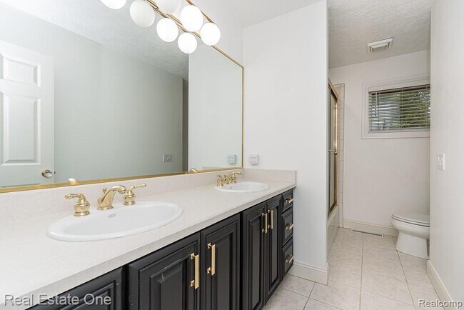 Building Photo - 509 Walbridge Dr