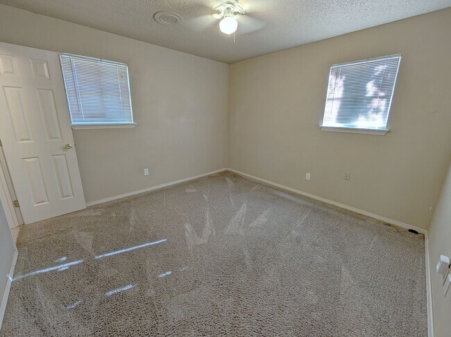 Building Photo - Great Home in Midwest City