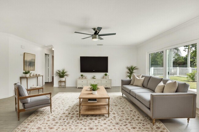 Building Photo - 1612 SE Cascella Ct