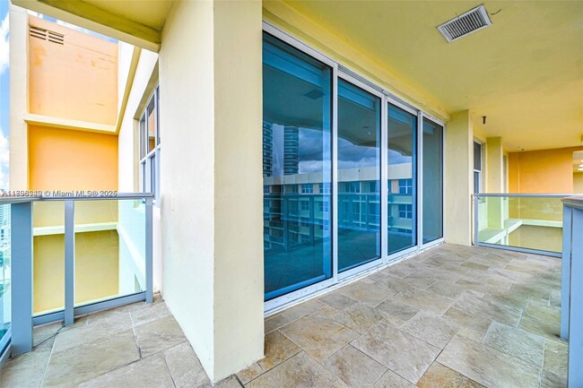 Building Photo - 2501 S Ocean Dr