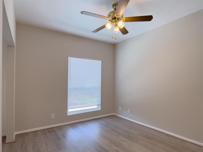 Building Photo - 6500 Harbor Town Dr