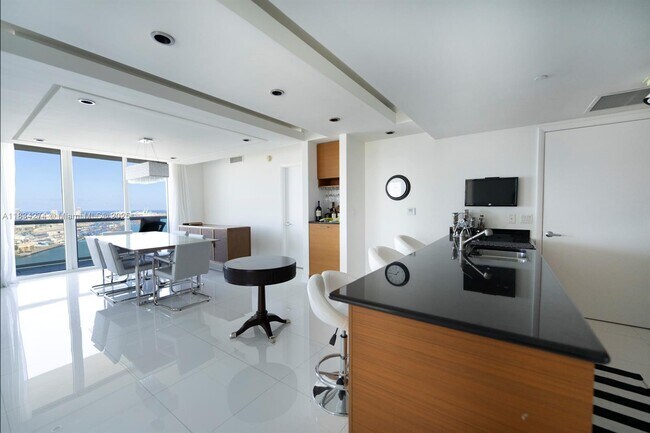 Building Photo - 50 Biscayne Blvd