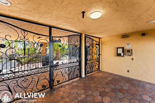 Building Photo - Newly Renovated 1 Bed / 1 Bath in Gated El Segundo Community – Pool, Gym, Parking & Prime Location