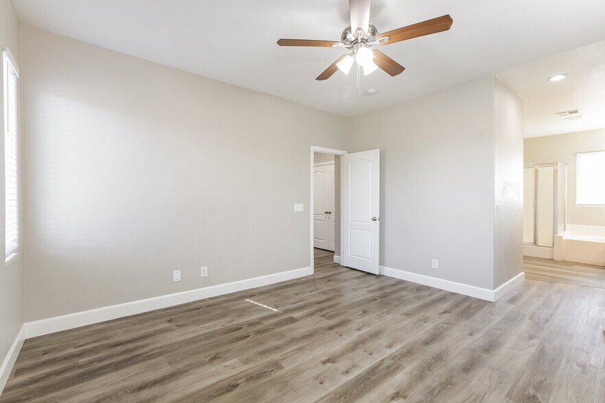 Building Photo - 6073 W Traviata Ave