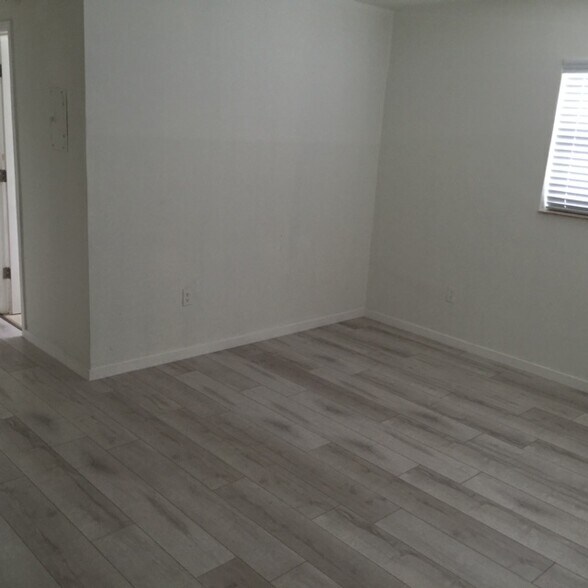 Building Photo - 919 Michigan Ave