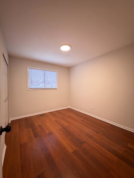 Building Photo - 3325 192nd Pl