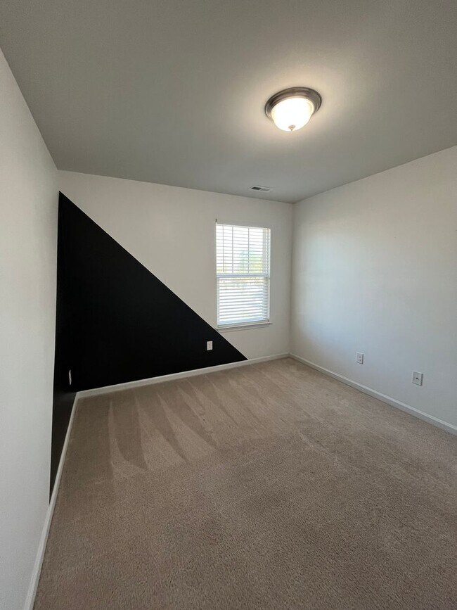 Building Photo - 751 Stradleigh Ct