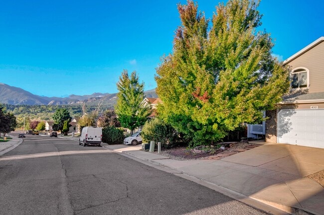 Building Photo - 450 Millstream Terrace