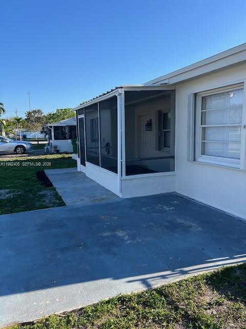 Building Photo - 2820 SW 65th Ave