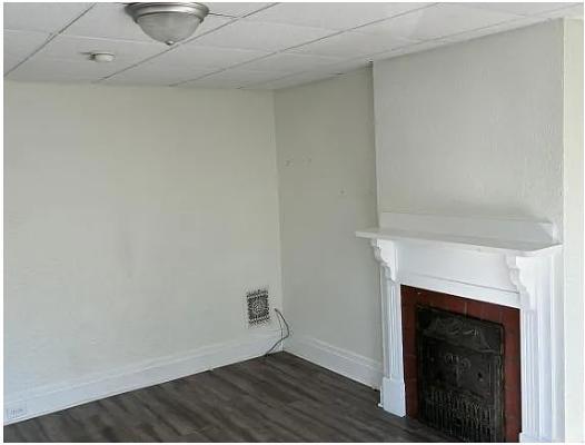 Building Photo - 130 S Spring Ave