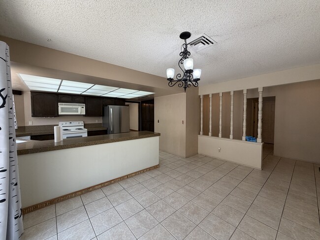 Building Photo - 2212 Plaza Del Prado