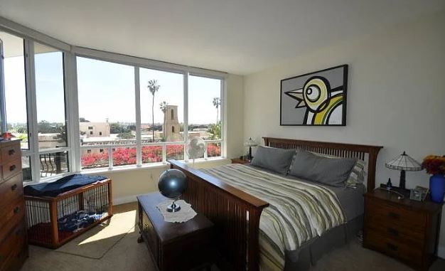 Building Photo - 700 W Harbor Dr