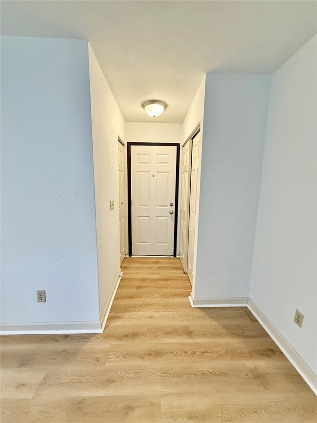 Building Photo - 122 Ashley Dr