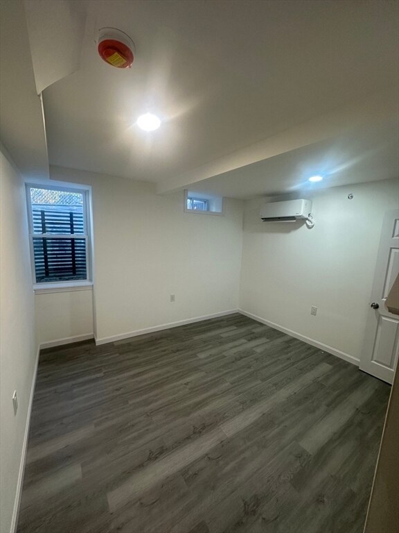 Building Photo - 23 W 5th St