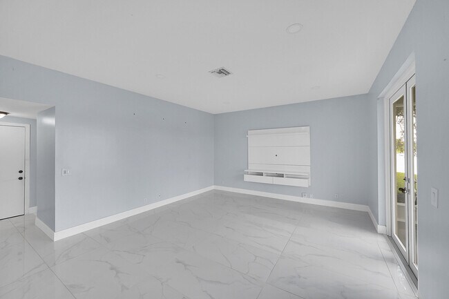 Building Photo - 7306 Michigan Isle Rd