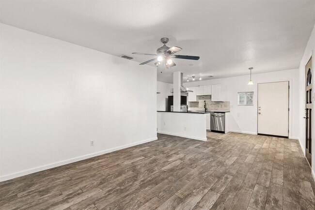 Building Photo - 5803 Wellington Dr