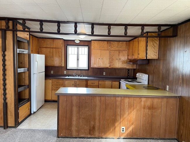 Building Photo - 1 Bedroom Upstairs Apartment-Beautiful Eag...