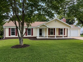 Building Photo - 18 Winslow Ln