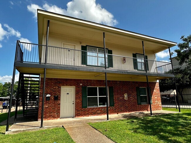 Building Photo - 1318 James Ave