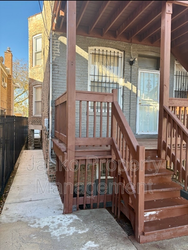 Building Photo - 7249 S Ridgeland Ave