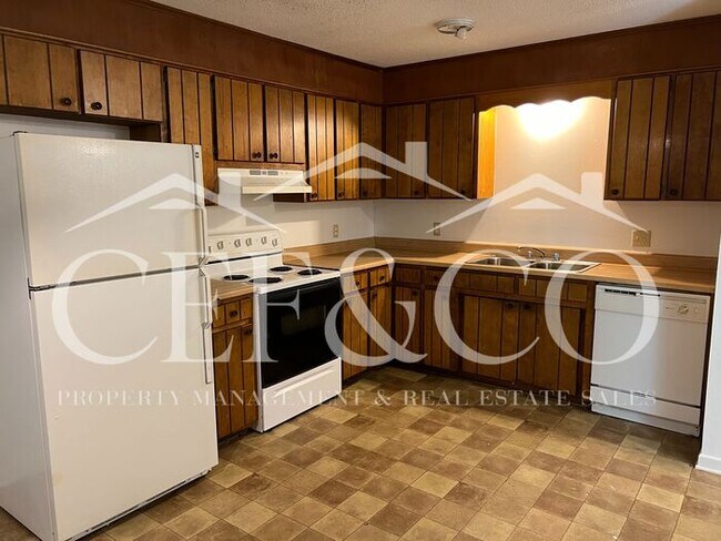 Building Photo - 108-B Stonecreek Dr