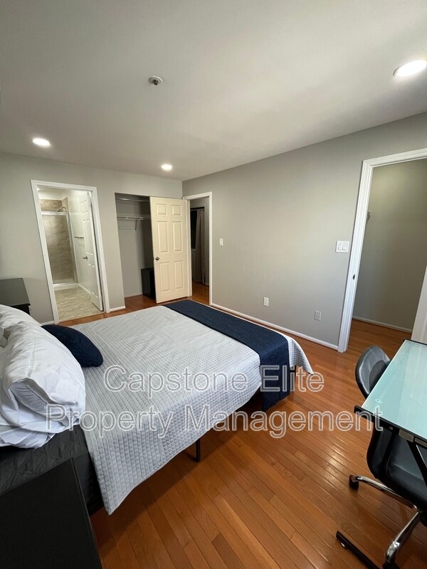 Building Photo - 30 Richmond St