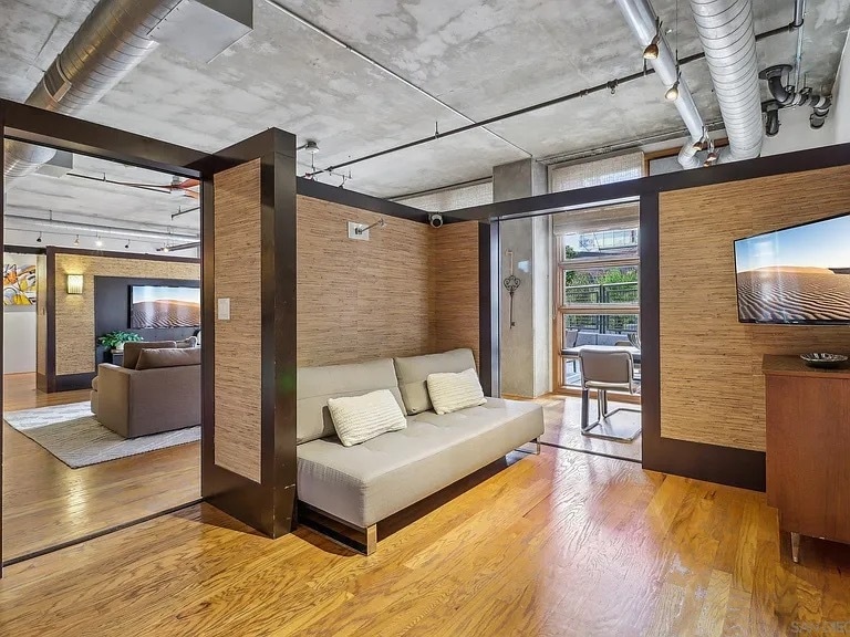 office/2nd bedroom - 877 Island Ave