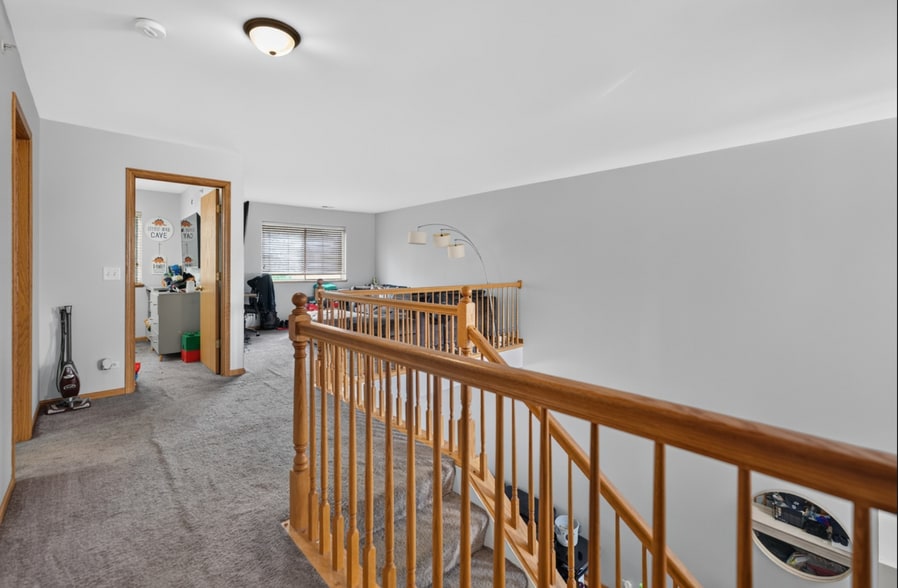 Building Photo - 949 Tanager Ct