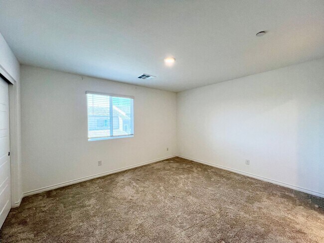 Building Photo - 10773 Briset Ct
