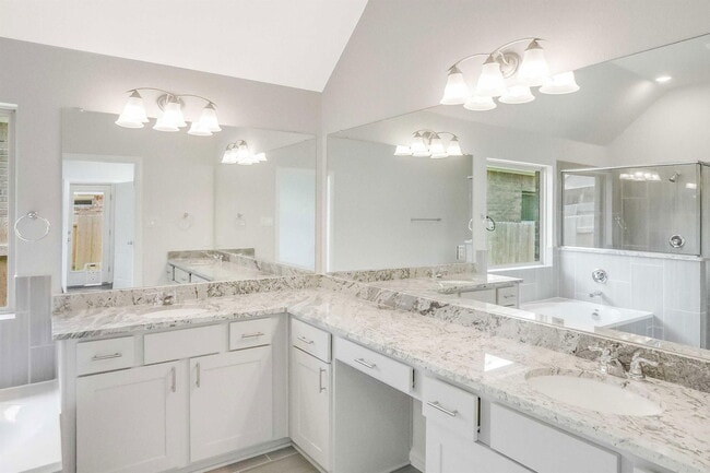 Building Photo - 335 Spinnaker Loop