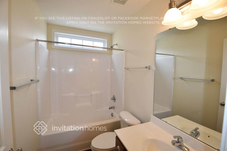 Building Photo - 532 Knothole Ln