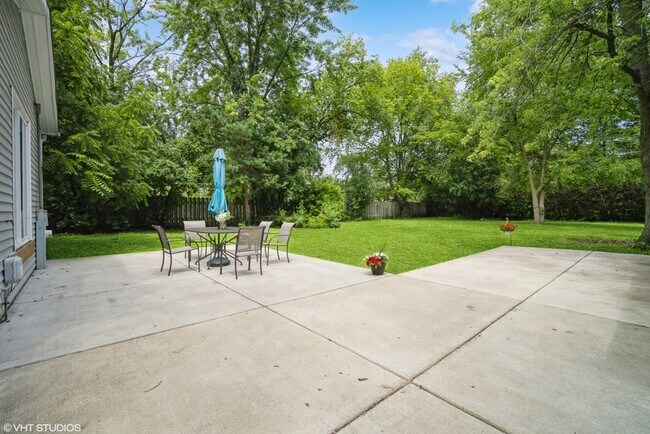 Building Photo - 685 Anthony Trail