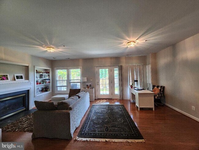 Building Photo - 13561 Flowerfield Dr
