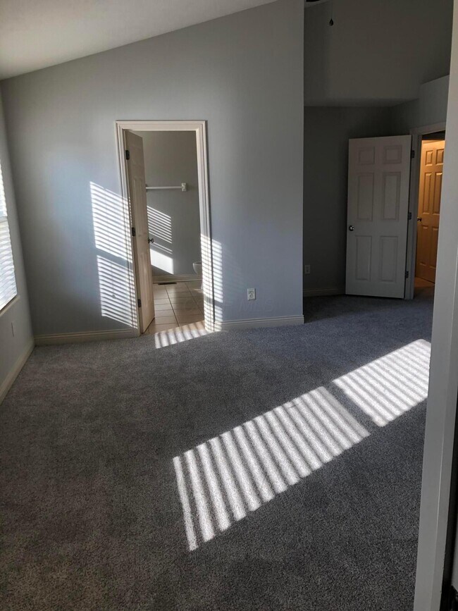 Building Photo - 2715 Rinaldi Dr