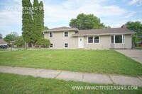 Building Photo - 902 Cortland Dr S