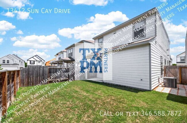 Building Photo - 13412 Sun Cay Drive