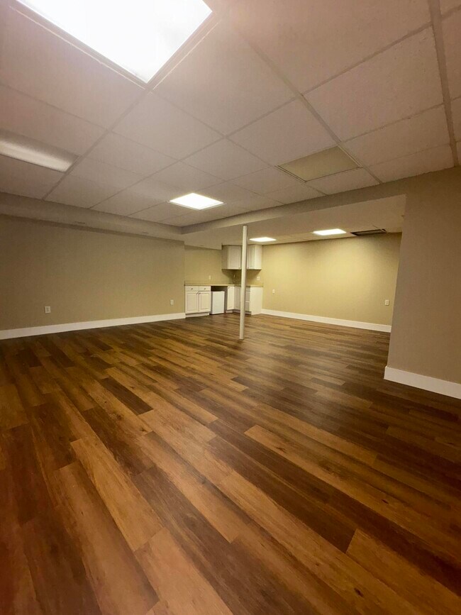 Building Photo - 37403 Stonegate Cir