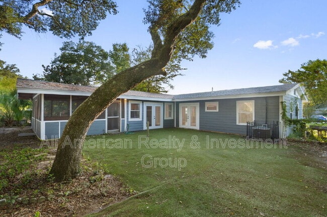Building Photo - 19 Eglin St
