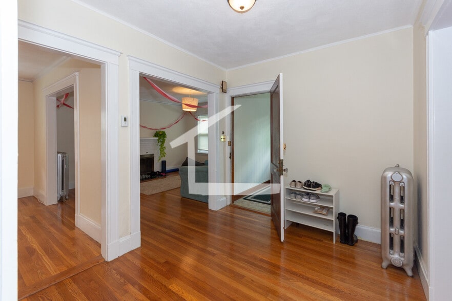 Building Photo - 60 Greycliff Rd