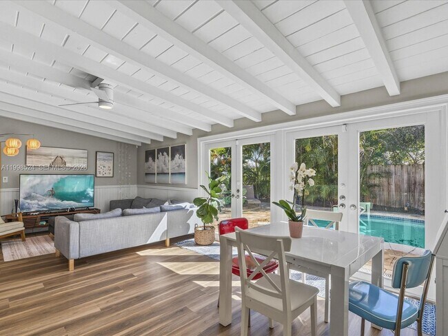 Building Photo - 2648 NE 26th Ave