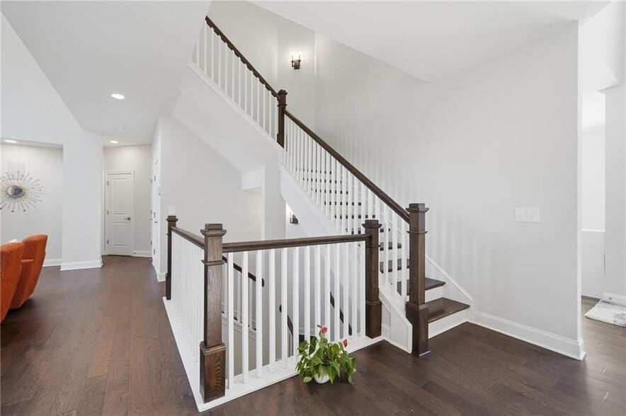 Building Photo - 4440 Kendall Pointe Dr